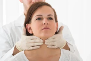 Traitement naturel contre la thyroïdite